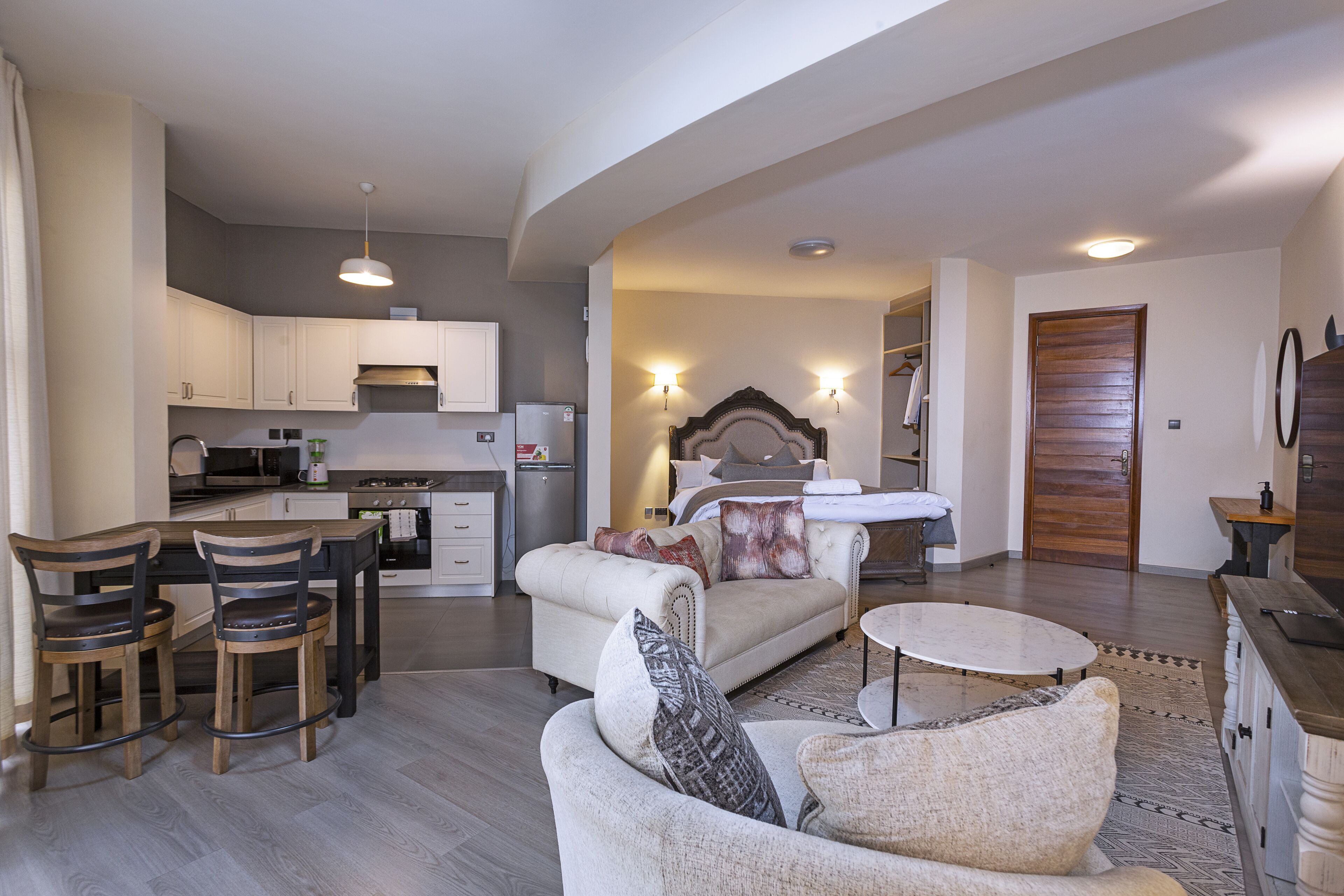 Suite Studio Exécutive | Ameublement personnalisé, bureau