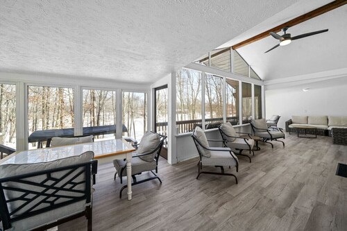 White Tail Run & Eagles Nest At Heron Hill Retreat 2 Hot Tubs On Lake!