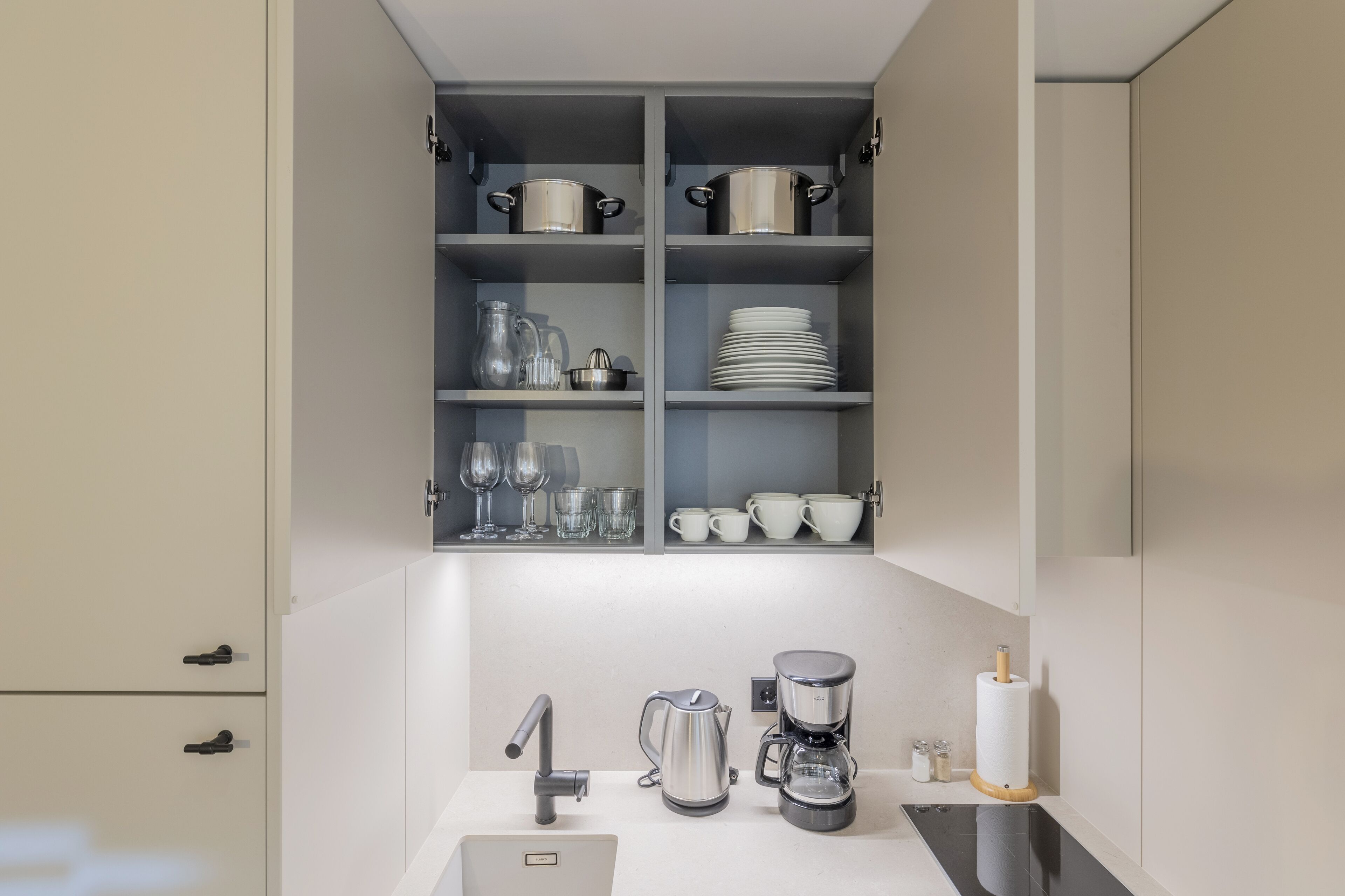 Apartamento | Cozinha privada | Geladeira, micro-ondas, fogão, lava-louças