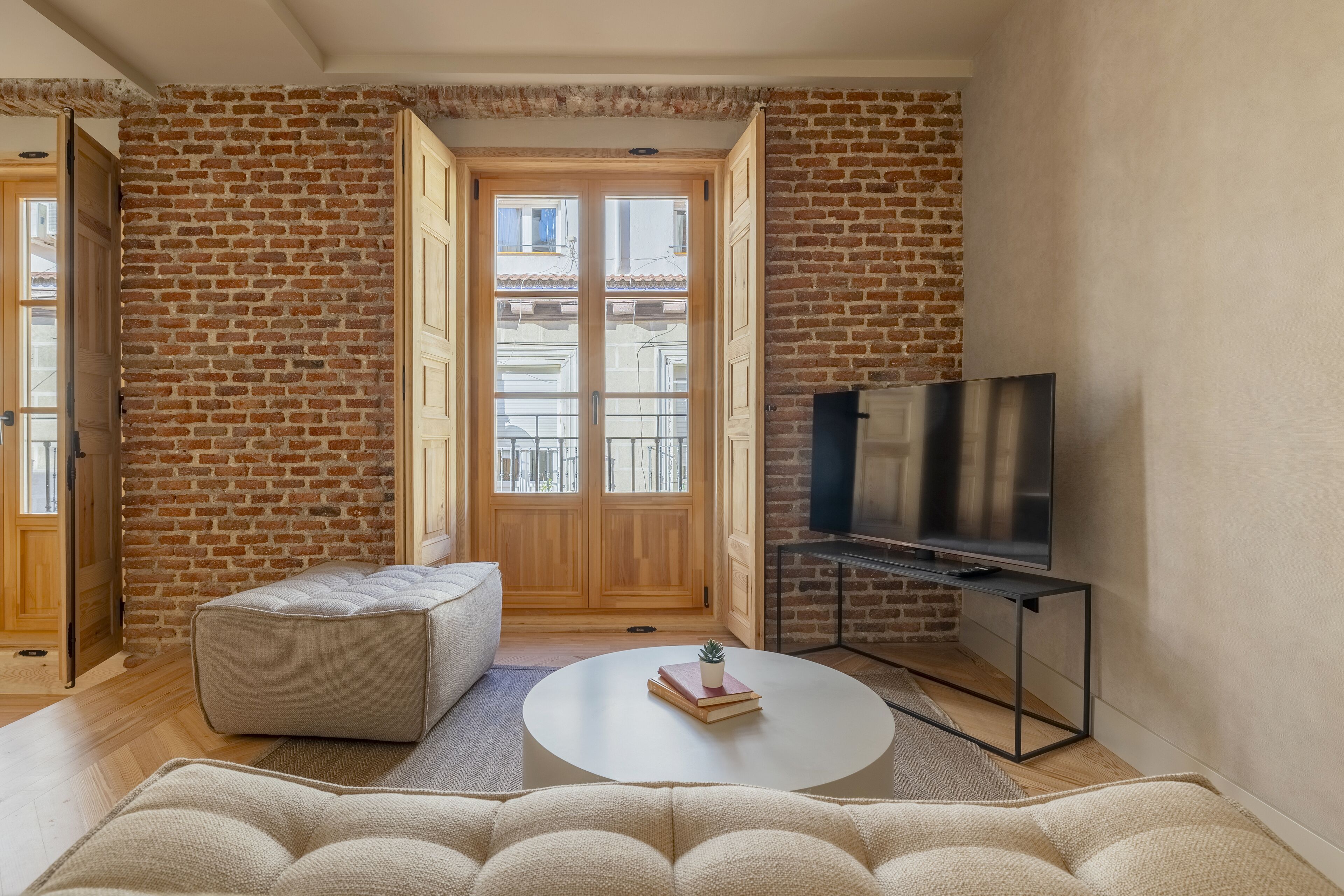 公寓 | 起居区 | 40-英寸智能电视（配备有线频道）