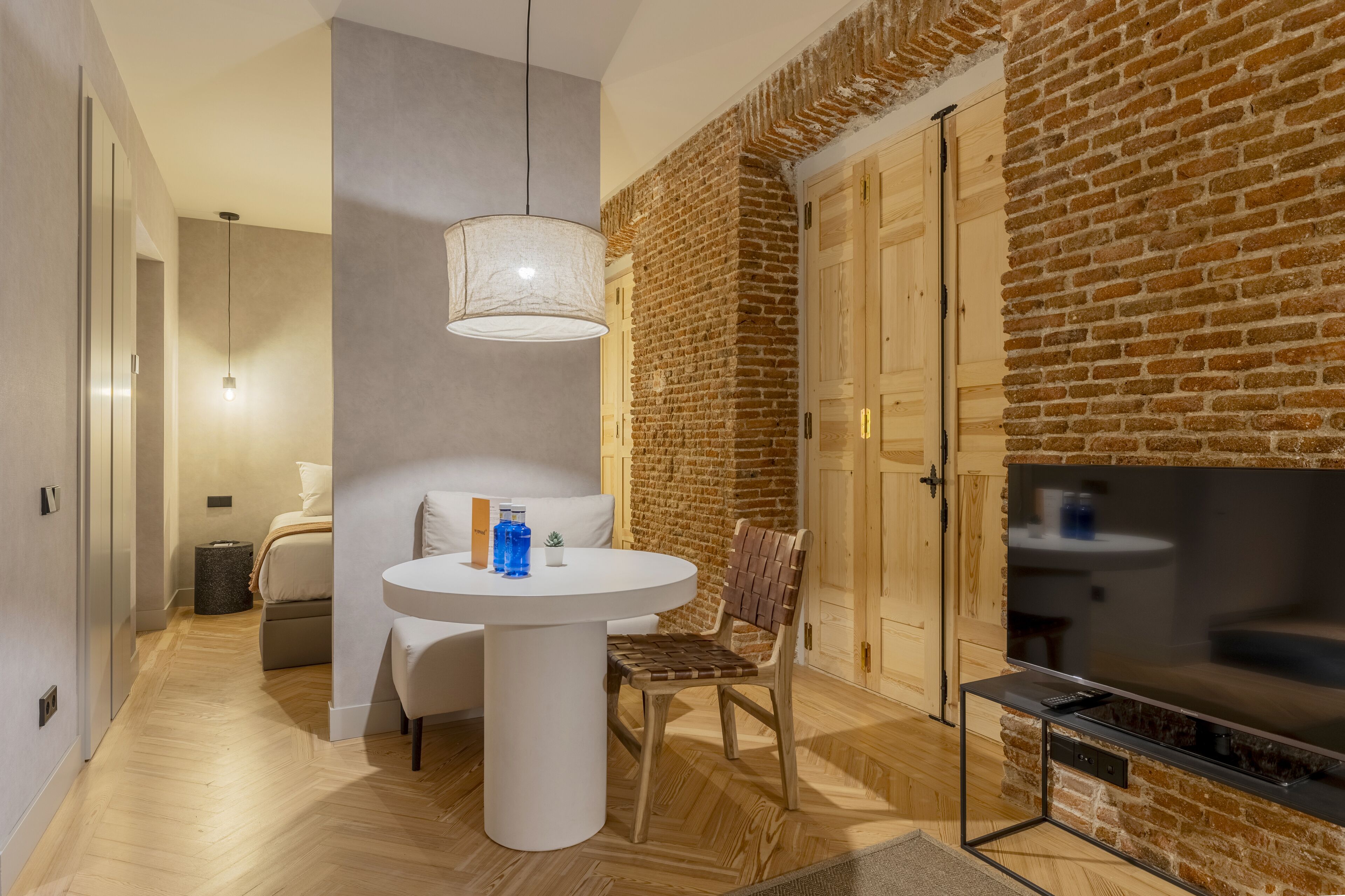 Apartamento | Zona de estar | Smart TV de 40 pulgadas con canales por cable