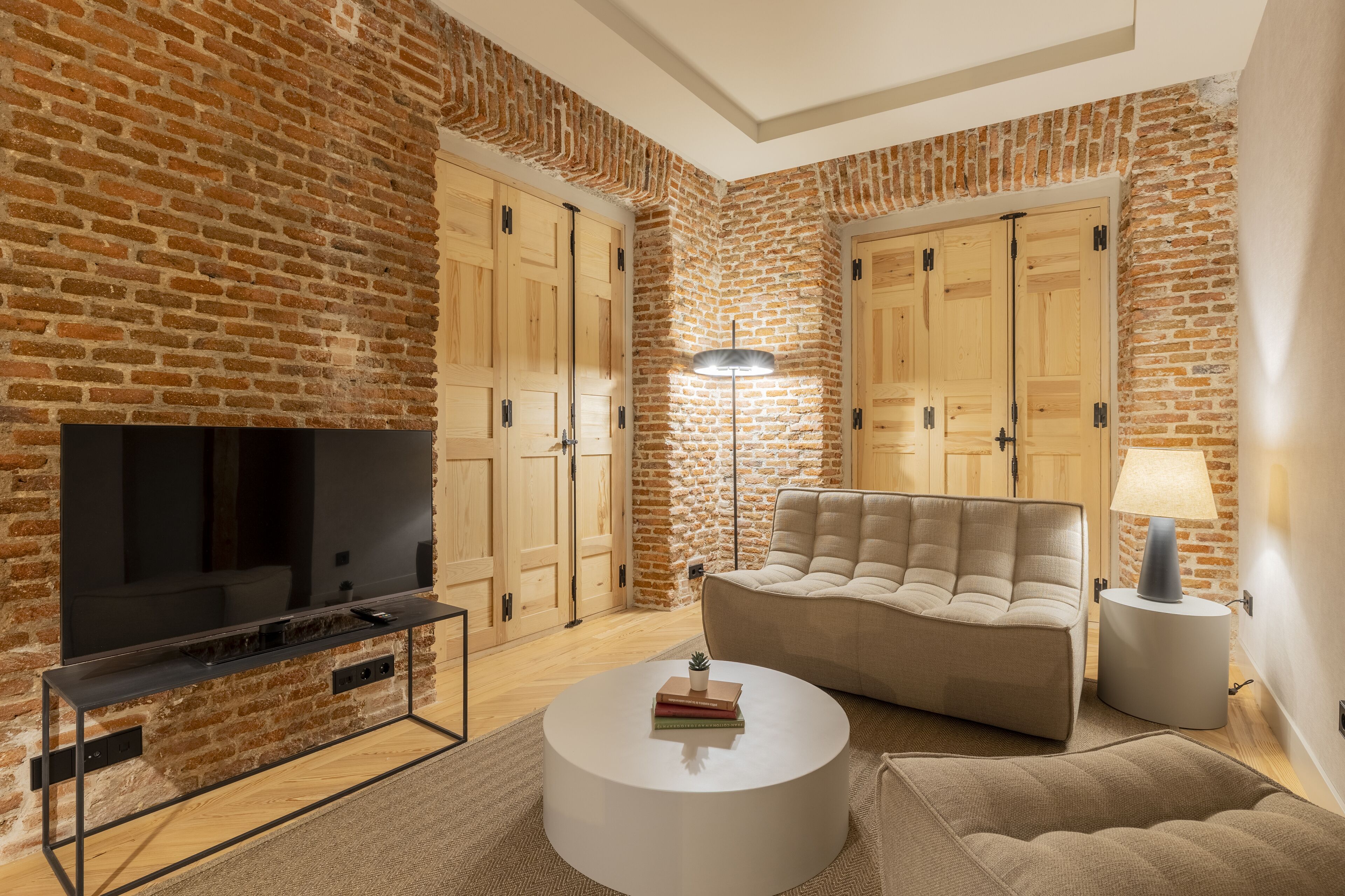 公寓 | 起居区 | 40-英寸智能电视（配备有线频道）