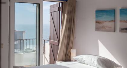 FLH Seaview Apartment in the Heart of Ericeira