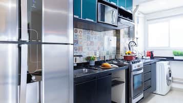 Apartment | Private kitchen | Fridge, microwave, oven, cookware/dishes/utensils