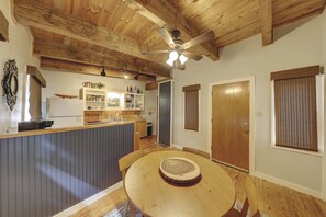 Dining - Cute space with beautiful riverfront! Sleeps 4!  (Ingram)