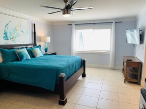 4 bedrooms, desk, iron/ironing board, free WiFi