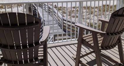 Gulf Side Villa 1B: Pet-Friendly Gulf-Front 1BR | Sleeps 4
