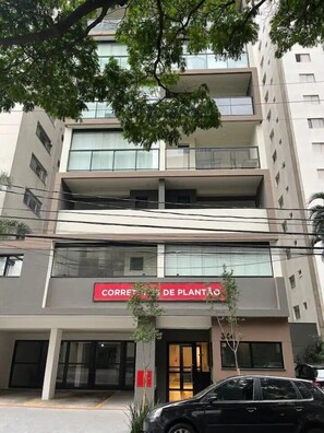 Façana frontal de l'allotjament