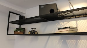 Cortines opaques, planxa i posts de planxar i wifi gratuïta