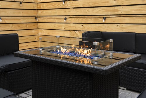 Charming tiny home in delightful Beacon, 2 blocks from main st. Private patio