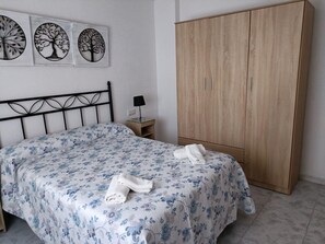 3 Schlafzimmer, Bügeleisen/Bügelbrett, Reisekinderbett, WLAN