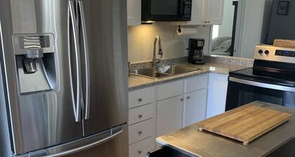 Cozy 2-bedroom apartment on Lake Texoma with AC, WiFi