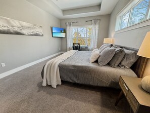 3 Schlafzimmer, Schreibtisch, Bügeleisen/Bügelbrett, kostenloses WLAN