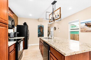 Coffee/tea maker, fridge, microwave, oven - Heated Pool | Pet Friendly | Fire Pit | Near Beach (Galveston)