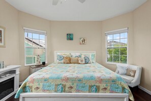 3 bedrooms, desk, iron/ironing board, free WiFi