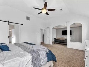 4 bedrooms, desk, free WiFi, bed sheets