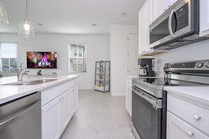 Maison Confort, accès piscine | Cuisine privée