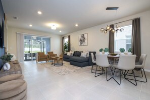 Premium House | Living area - Gorgeous 6Bd W/ Pool Game Room At Windsor Island 4450 (Davenport)