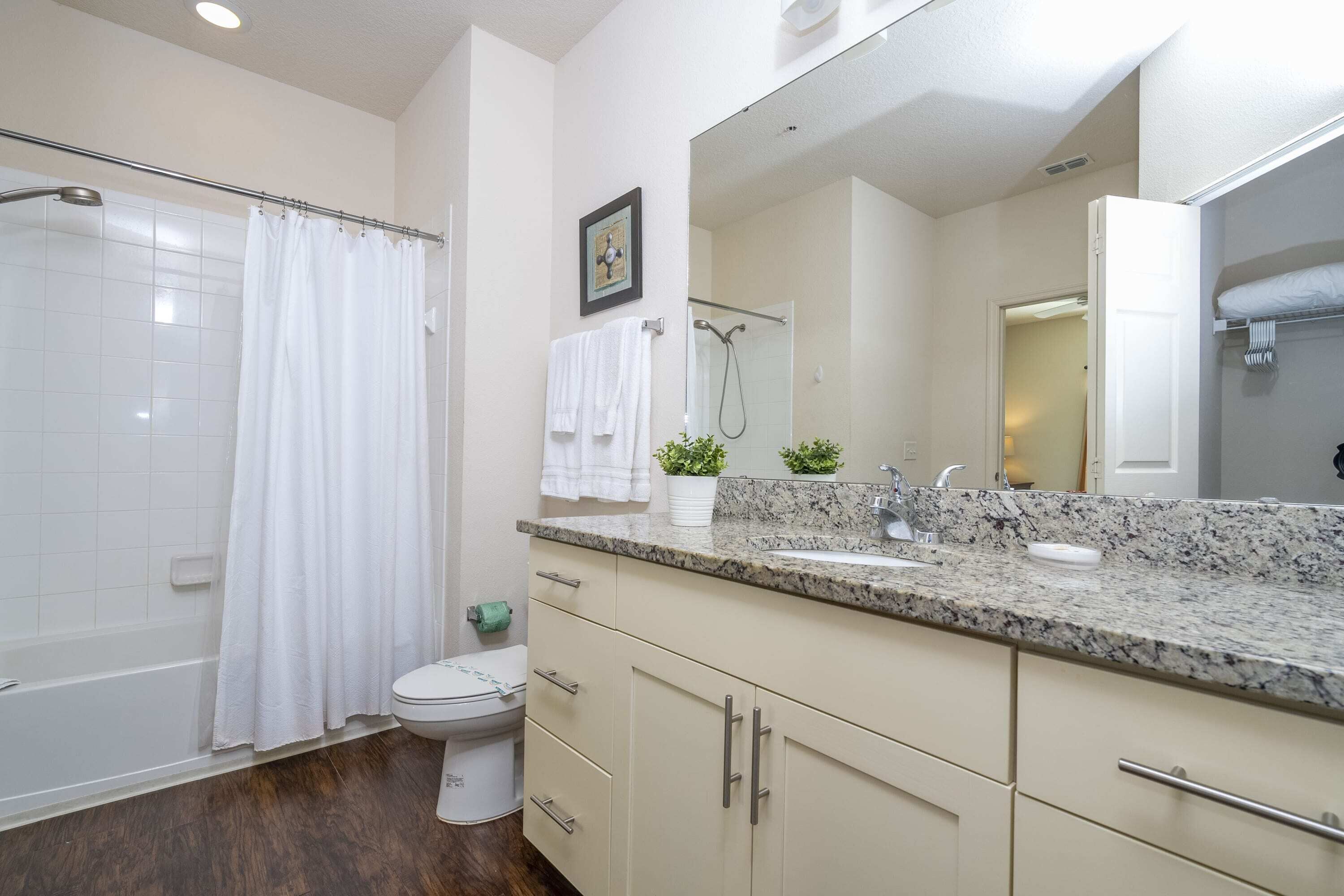 Comfort Apartment | Bathroom