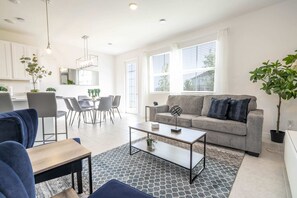 Comfort House | Living area | TV
