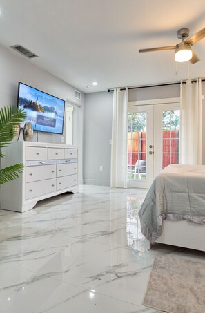 3 chambres, fer et planche à repasser, Wi-Fi gratuit, draps fournis