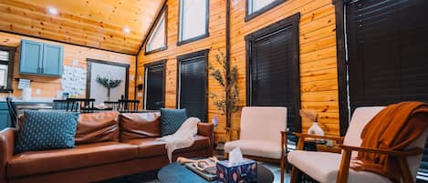 智能电视、壁炉、书