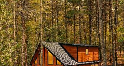 Family Friendly | Private | Kids Games | Hot Tub | Sleeps 8