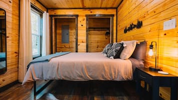 3 Schlafzimmer, Schreibtisch, Bügeleisen/Bügelbrett, Reisekinderbett
