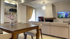 House | 2 bedrooms - Cassiopeia - Glyfada Apartment (Glyfada)