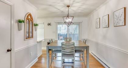 Charming 2-bedroom townhome in Valley Green with WiFi