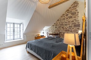 5 soverom, strykejern/-brett, wi-fi (inkludert) og sengetøy