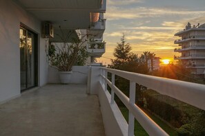 Apartment | 2 bedrooms - Kleio - Spacious Apartment in Glyfada (Glyfada)