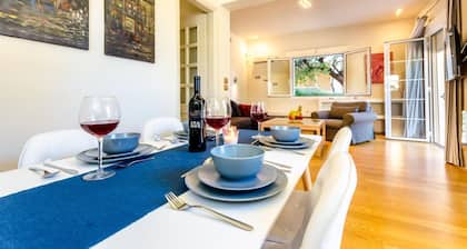 Aquarius - Glyfada Detached House