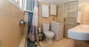 Bathroom - Aquarius - Glyfada Detached House (Glyfada)