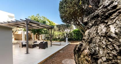 Aquarius - Glyfada Detached House