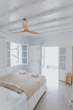 4 bedrooms - Mymykonos II Beachfront Villa (Mykonos)