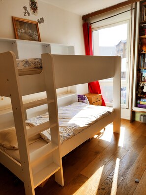 3 bedrooms, desk, iron/ironing board, travel cot - Appartement Porte de Paris Proche Stade de France Idéal Famille (Pantin)