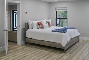 3 slaapkamers, een bureau, een strijkplank/strijkijzer, gratis wifi