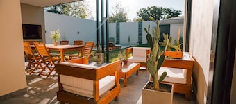 Sumérgete en el Lujo, en una Ubicación Inigualable. ¡Tu Escape Perfecto!