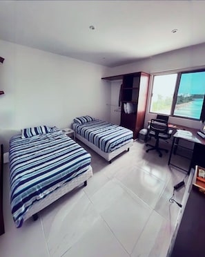 2 makuuhuonetta, työpöytä, silitysrauta/-lauta, Wi-Fi