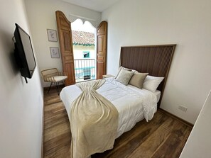 Traditional Room, 1 Katil Kelamin (Double), Ensuite, City View | Peralatan tempat tidur hipoalergenik, gebar bulu kapas 