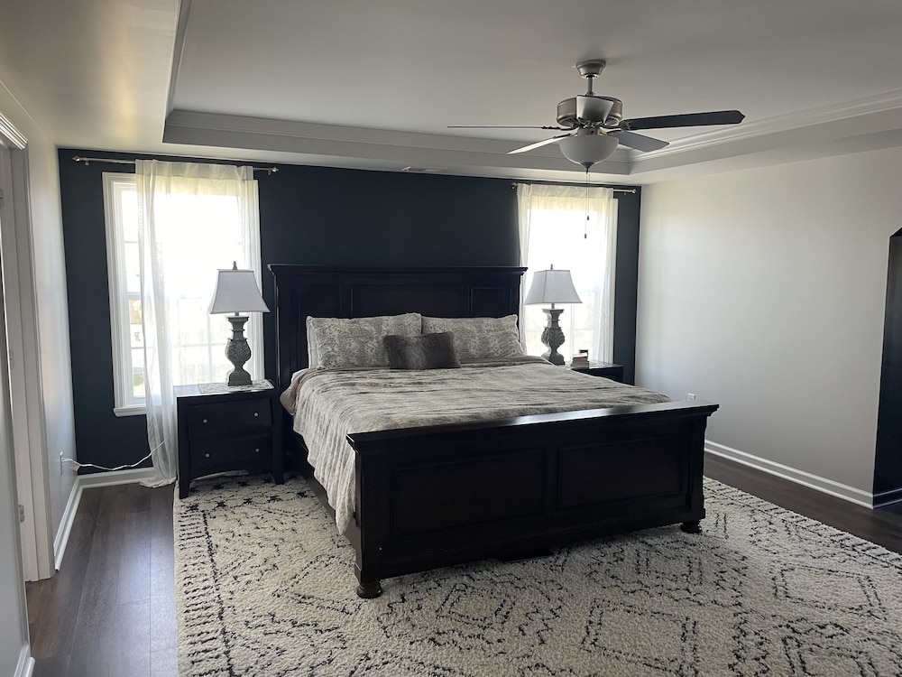 Spacious 5bedroom house with pool for the 150th Kentucky Derby! Sleeps