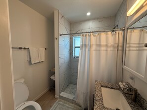 Towels - Ocean Isles Island Living in Marathon – Unit #7 (Marathon)