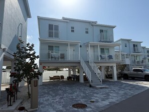Exterior - Ocean Isles Island Living in Marathon – Unit #7 (Marathon)