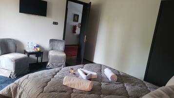 3 bedrooms, WiFi, bed sheets