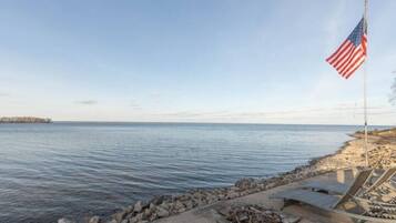 Camastros y toallas de playa