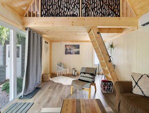 Smart-TV, Kamin, Bücher