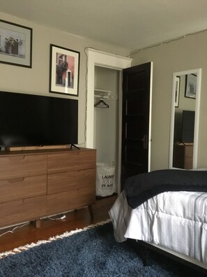 2 Schlafzimmer, Schreibtisch, Bügeleisen/Bügelbrett, kostenloses WLAN