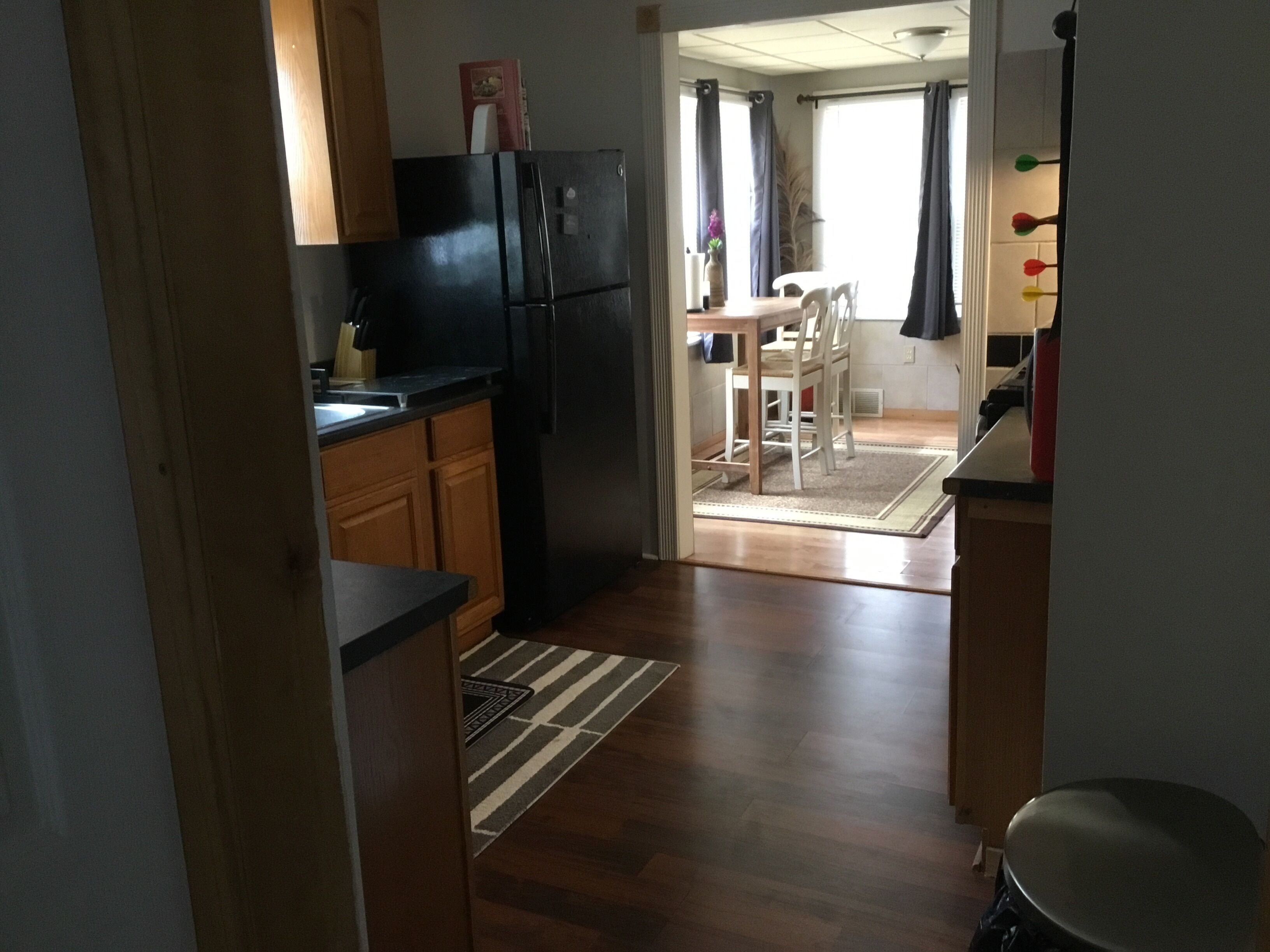 Frigorifero, microonde, piano cottura, macchina per tè/caffè