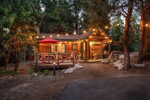 Exterior - Fisherman's Hideaway - Two Bedroom | Two Beds | Full Bathroom | Sleeps Five (Twin Peaks)